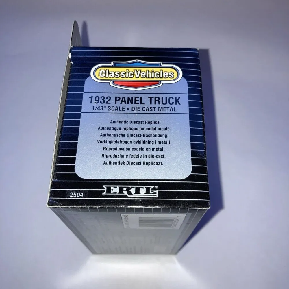 Ertl Classics '32 Ford Panel Delivery Daisy's Floral Gifts 1932 Truck 1/43 Scale
